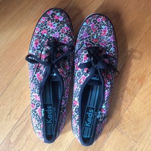 Unusual Keds size 8 cheetah/pink flowers 